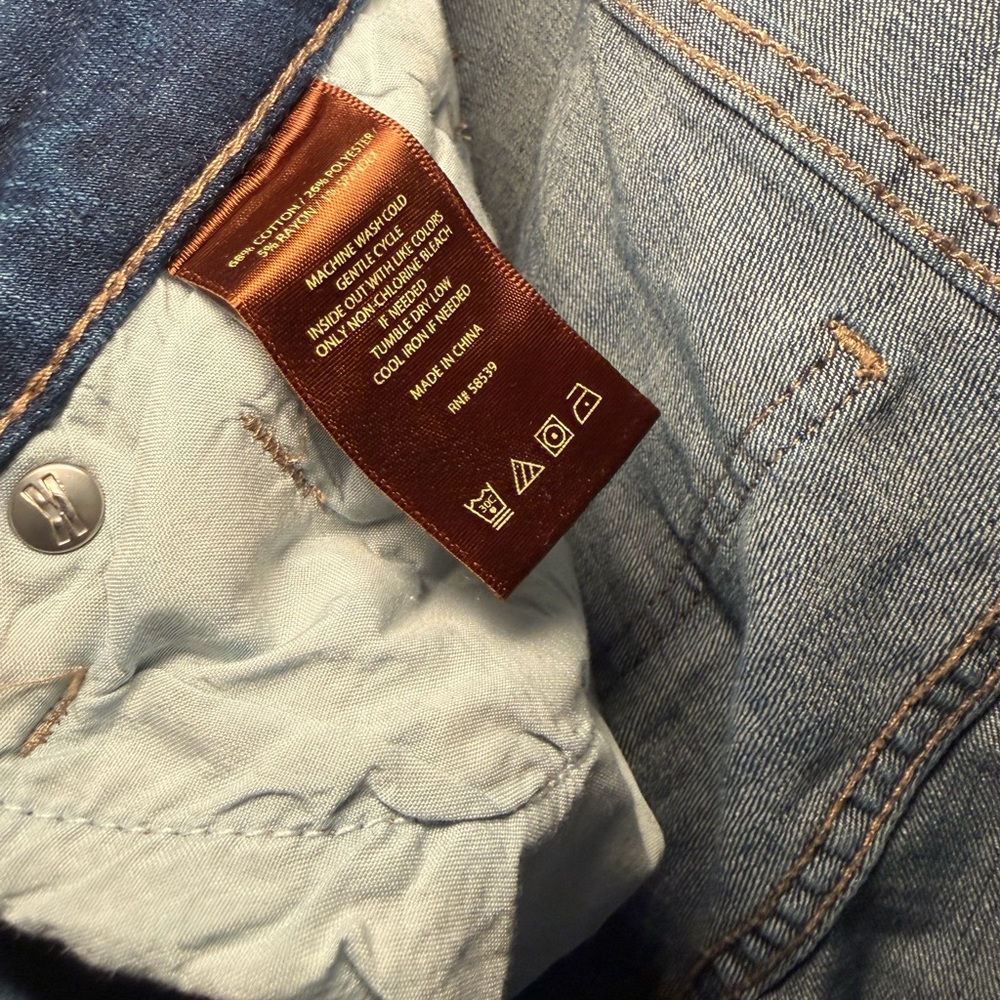 Kut from the Kloth Katy Ankle Straight Leg Women's Jeans in Classic Blue - Picture 7 of 7